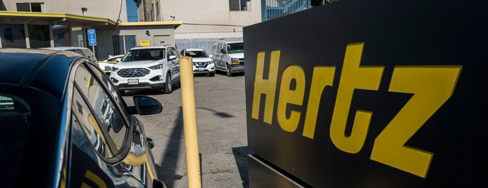 Hertz Creditors Sue Barclays, BOKF Over 887 Million Liens